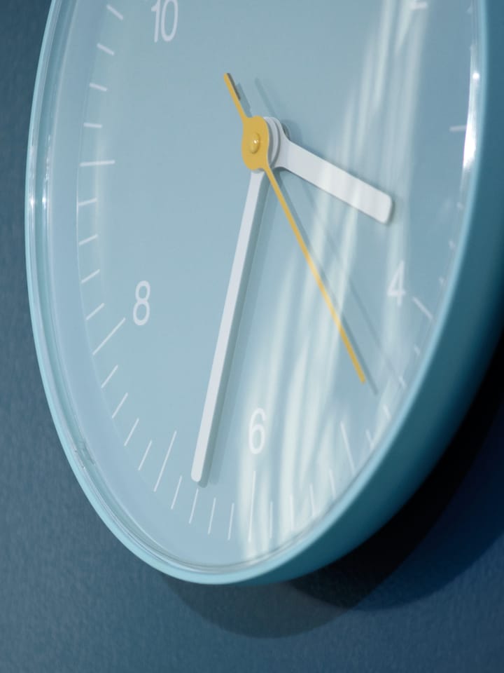 Wall Clock väggklocka Ø26,5 cm - Blue - HAY