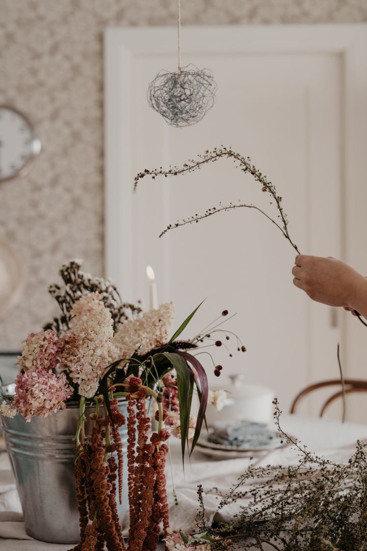 Dekorera hemmet med torkade blommor som Johanna Berglund @snickargladjen gör här.