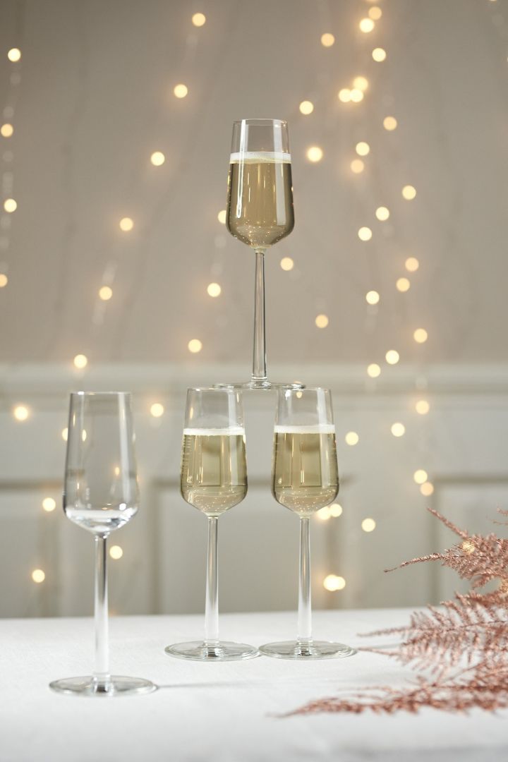 Essence champagneglas från Iittala är en modern variant på flöjtglas, perfekt för bubbel och mousserande vin.